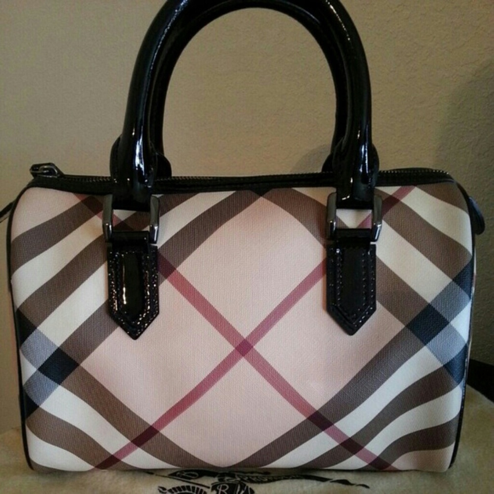 100% AUTHENTIC Burberry purse